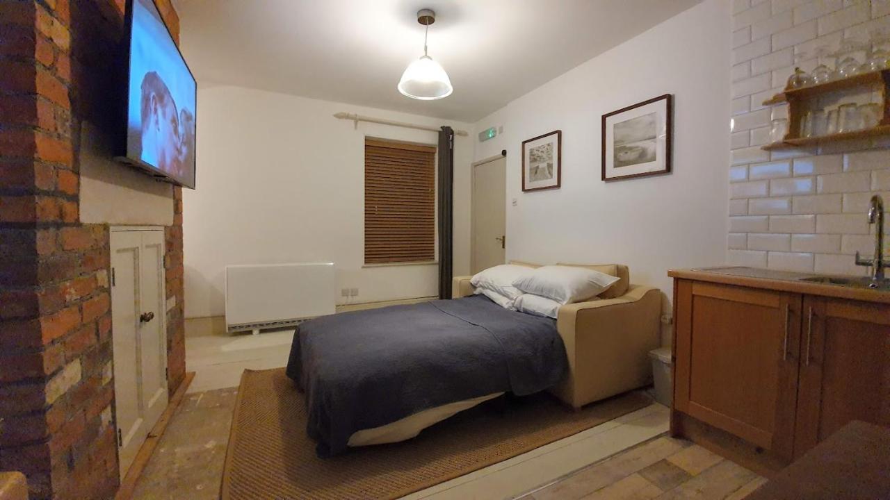 Stylish Town Centre Apartments 内尔斯沃思 外观 照片