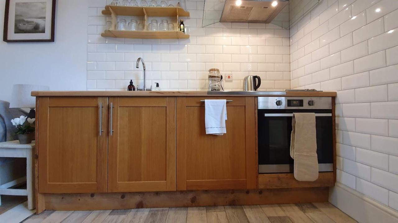 Stylish Town Centre Apartments 内尔斯沃思 外观 照片