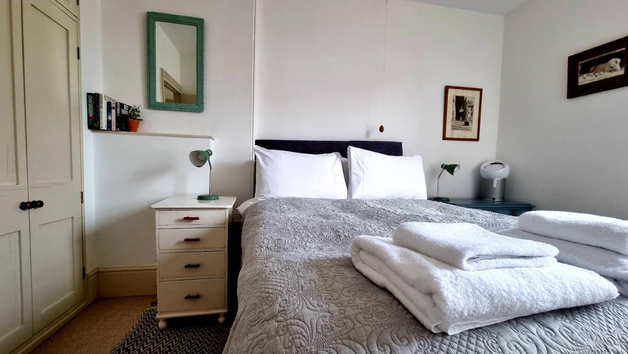 Stylish Town Centre Apartments 内尔斯沃思 外观 照片