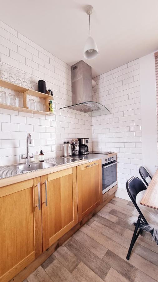 Stylish Town Centre Apartments 内尔斯沃思 外观 照片